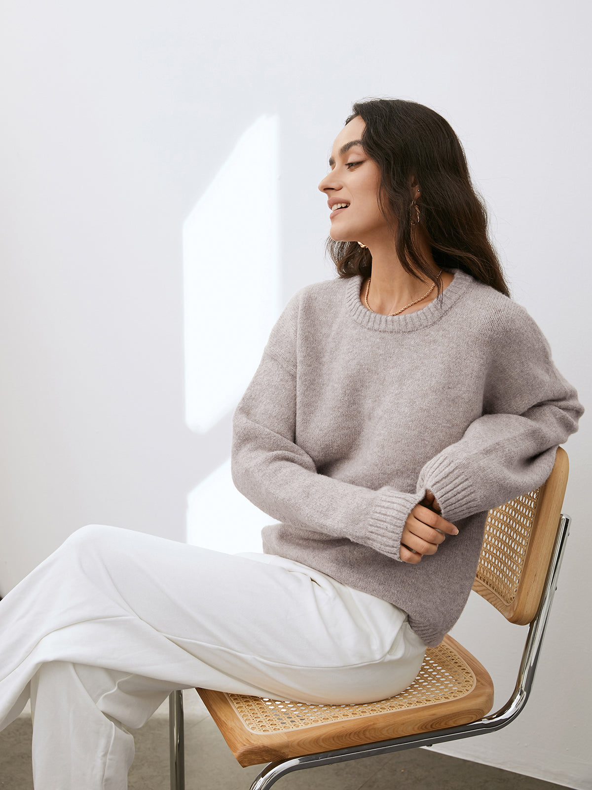 AVA | STYLISH LIGHTWEIGHT SWEATER